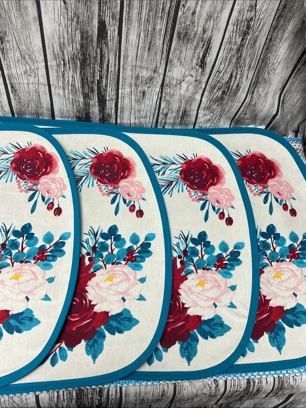 Pioneer Woman set of 4 Wishful Winter floral placemats with Teal trim